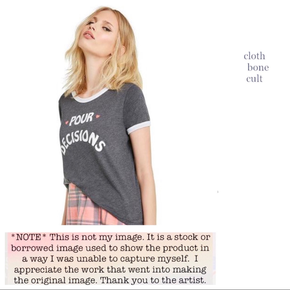 ✨NWT✨ WILDFOX 💋🦊 “Pour Decisions” T-SHIRT - Picture 2 of 6